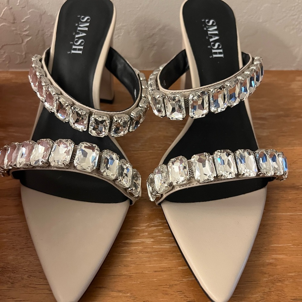 NWB Nude Smash wedge heels
